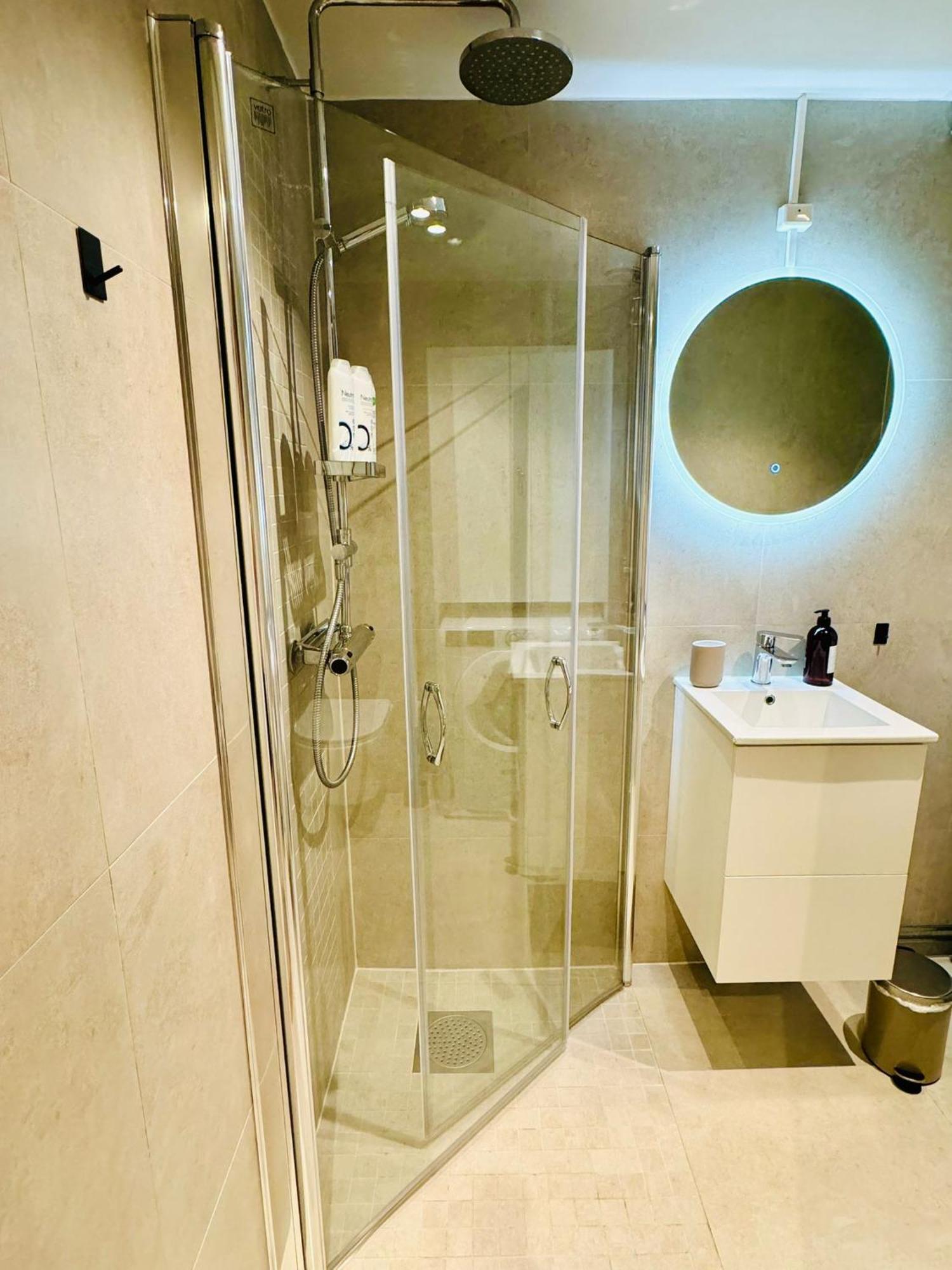 Ultracentral Duplex With Private Rooftop Terrace Осло Екстериор снимка